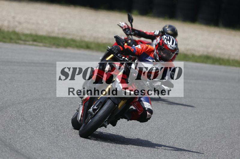/27 12.06.2025 Ducati Schweiz Trackday Warmup  ADR/blau-bleu/ohne